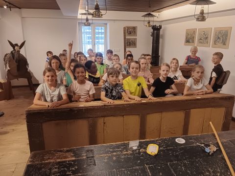 Klasse 3 im Schulmuseum