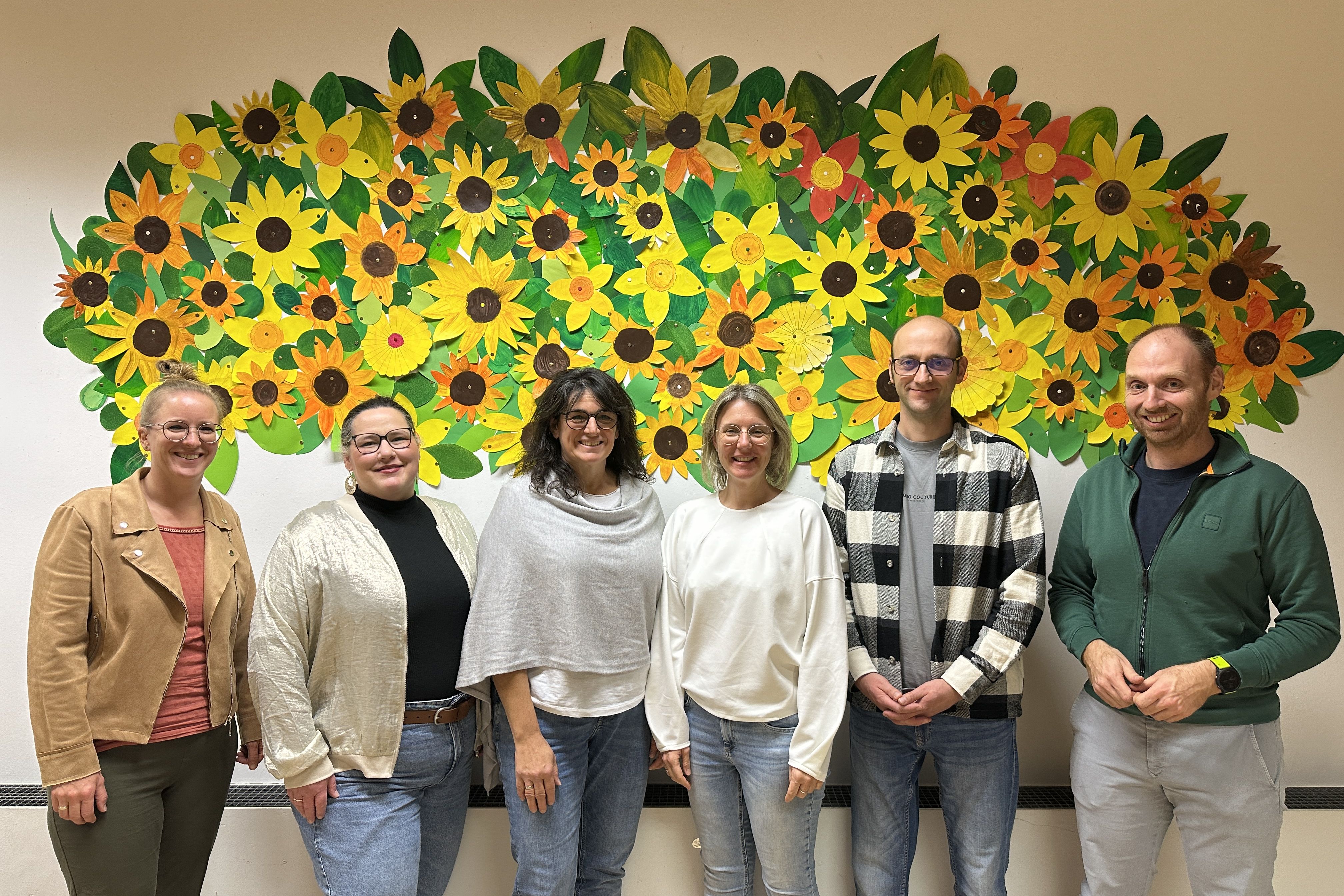 Uta Beck (neu gewählte Schriftführerin), Doris Bogenrieder-Ahmed (neu gewählte 2. Vorsitzende), Cornelia Krug (ehemalige 2. Vorsitzende), Silke Traub (ehemalige Schriftführerin), Wolfgang Kästle (Kassierer), Stefan Guth (1. Vorsitzender)