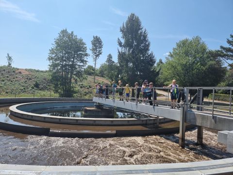 Rundfahrt über das Klärbecken