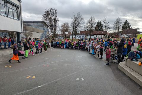 Zumba Mädchen bei der Schülerbefreiung