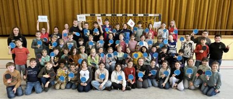 Frau Merk (TTF) und Uttenweiler Kindern