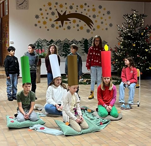 Geschichte von den 4 Kerzen mit Klasse 4b