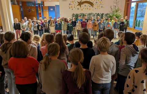 Adventssingen mit Klasse 2