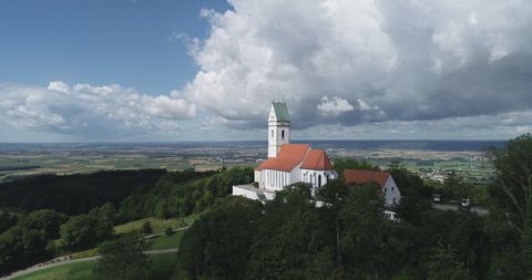 Panoramaufnahme mit Kirche