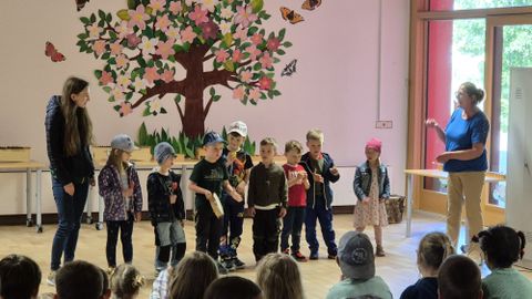 Kindergarten Offingen beim Pfingstsingen